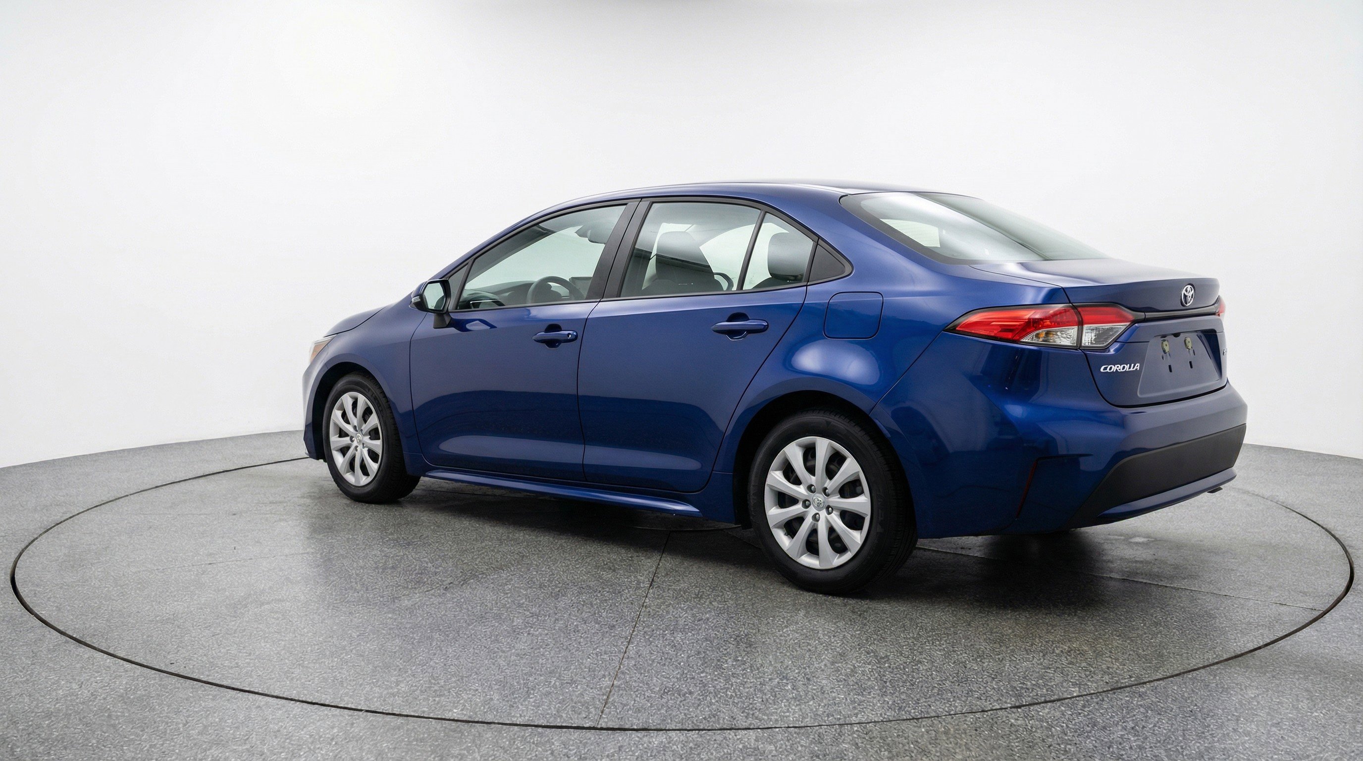 Used 2025 Toyota Corolla LE image 6