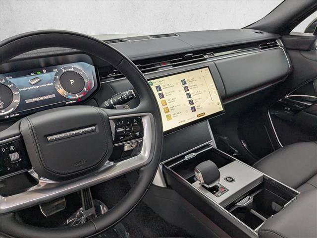 New 2026 Land Rover Range Rover Long Wheelbase SE image 13