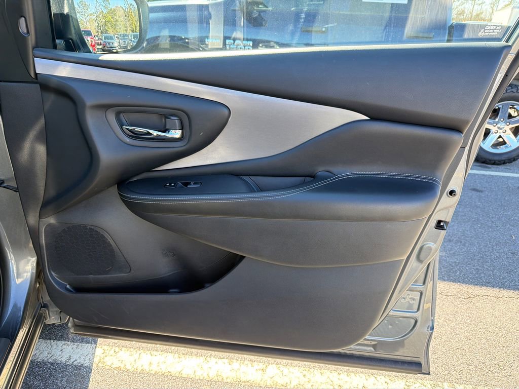 Used 2022 Nissan Murano SV image 14