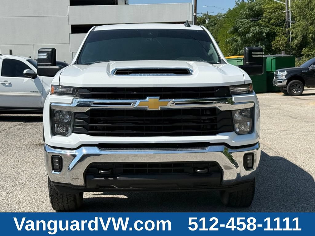 Used 2024 Chevrolet Silverado 2500 LT AWD/4WD image 4