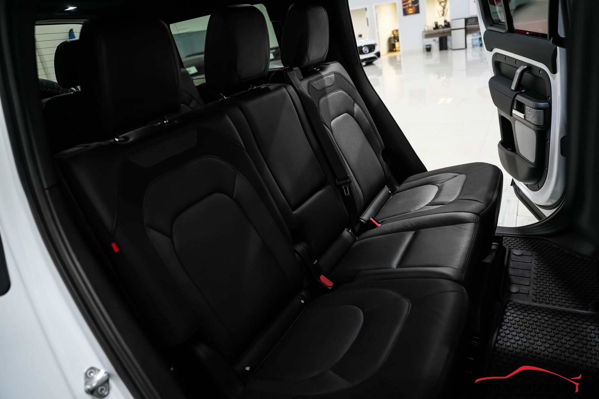 Used 2023 Land Rover Defender 130 X-Dynamic SE image 51