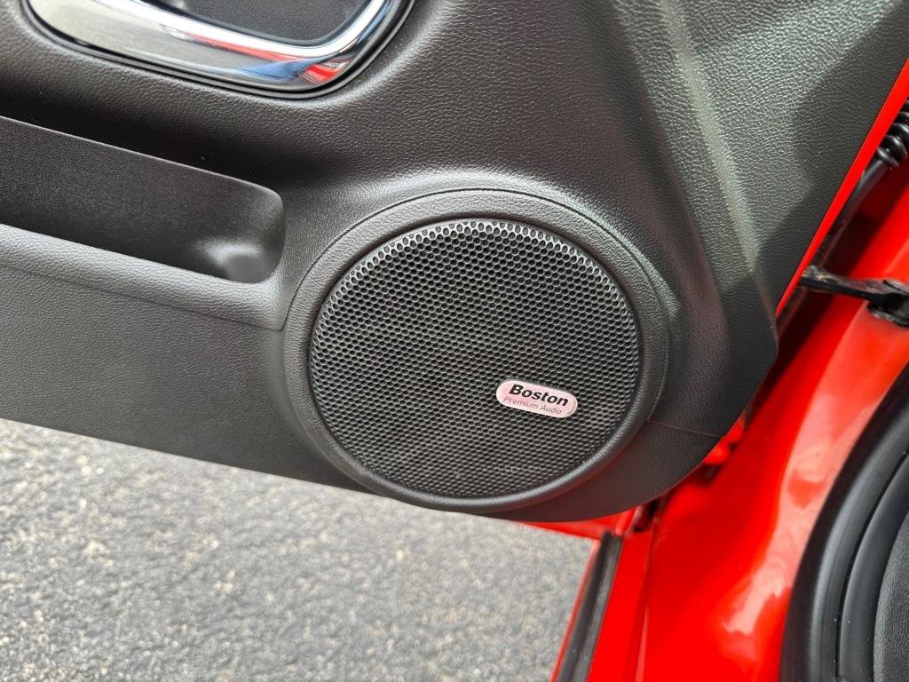 Used 2010 Chevrolet Camaro SS w/ Interior Accent Trim Package image 20