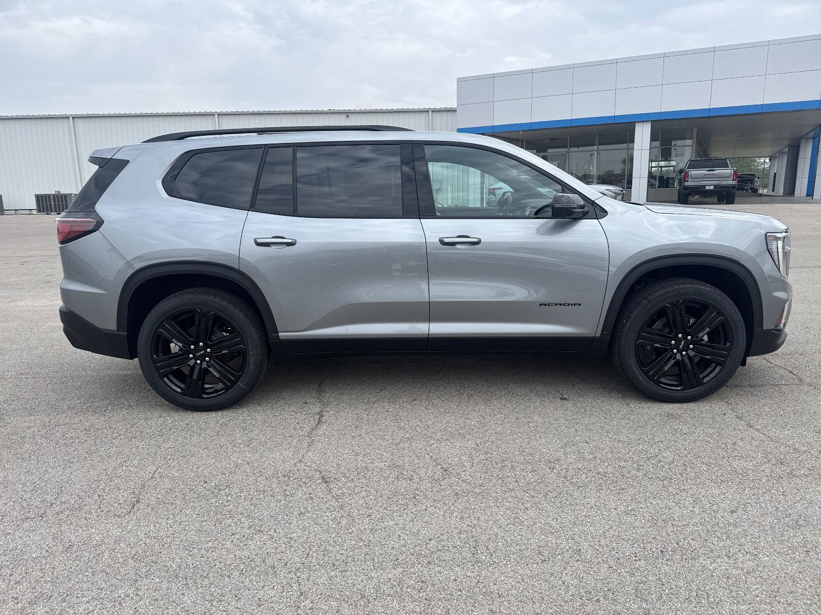 New 2026 GMC Acadia Elevation FWD image 5