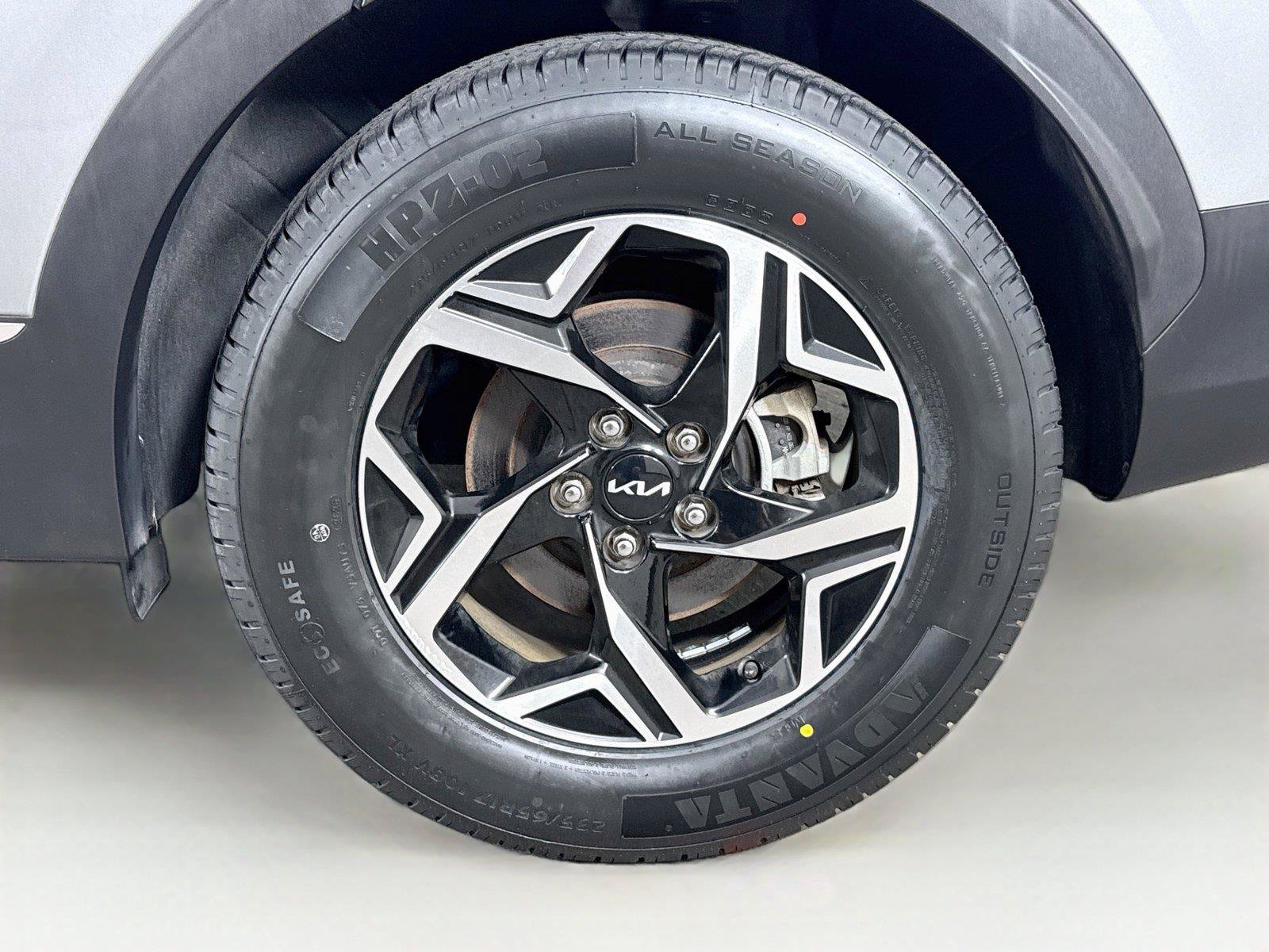 Used 2024 Kia Sportage LX FWD image 34