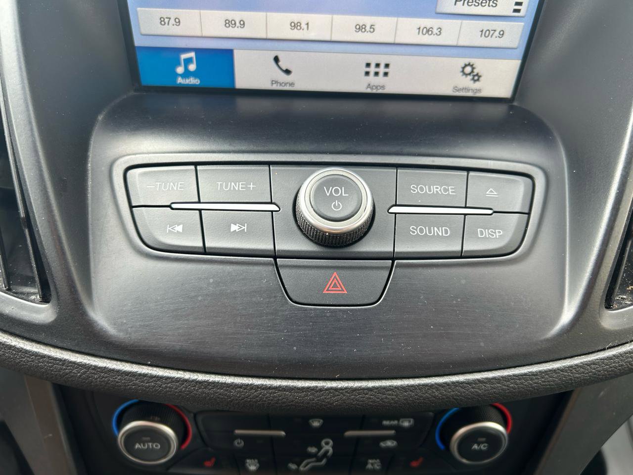 Used 2018 Ford Escape SEL AWD/4WD image 26