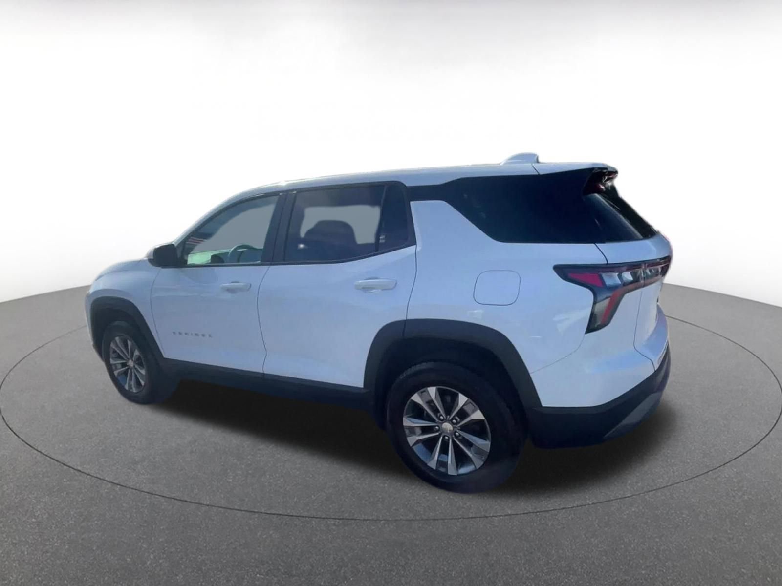 Used 2025 Chevrolet Equinox LT image 10