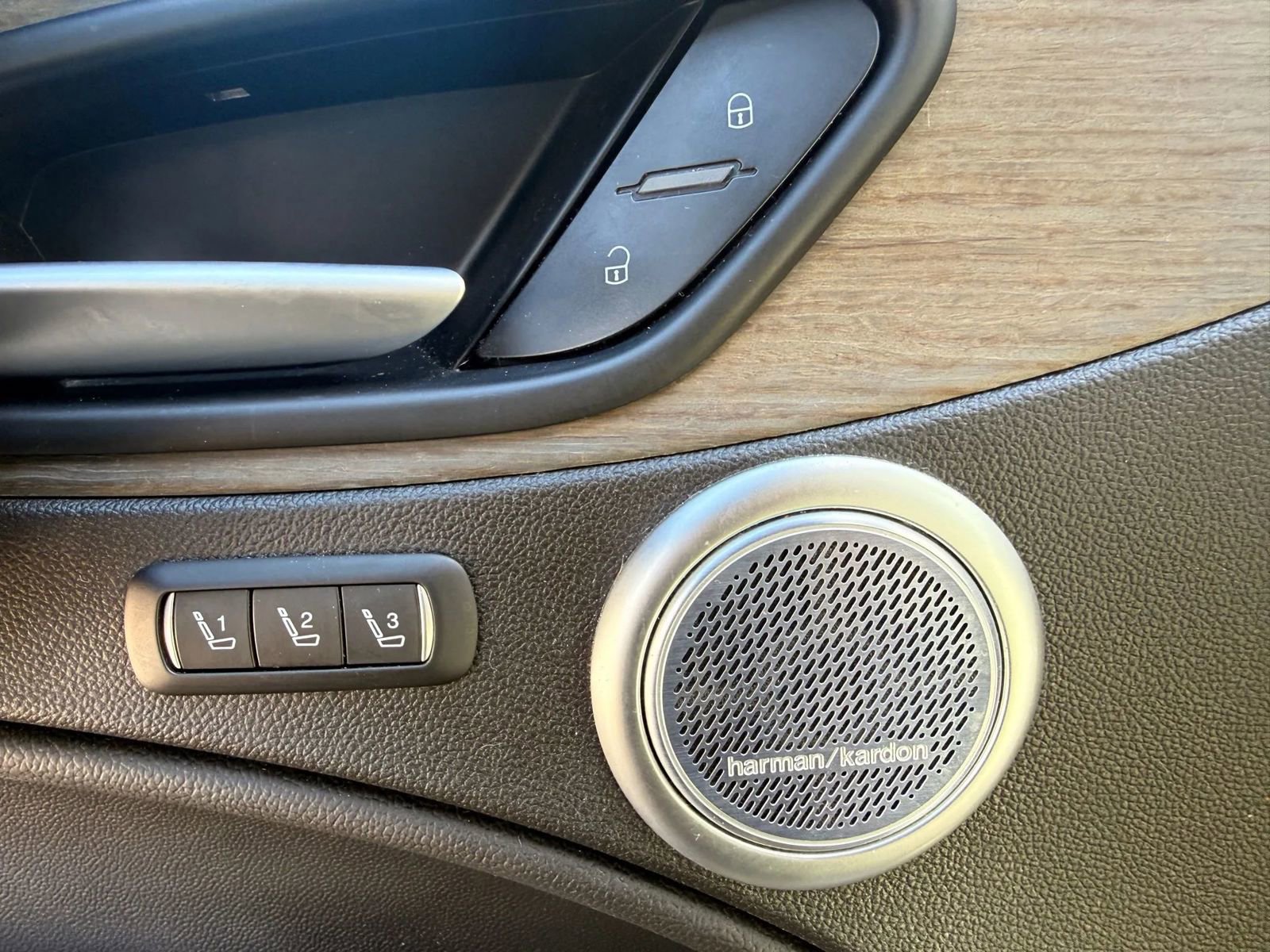 Used 2019 Alfa Romeo Stelvio Ti image 10