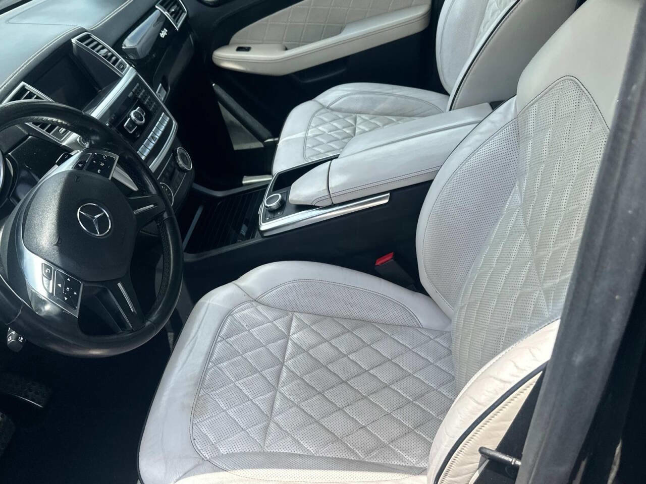 Used 2015 Mercedes-Benz ML 400 ML 400 AWD 4MATIC 4dr SUV image 9