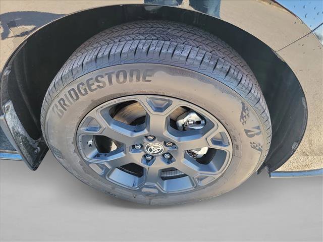 Used 2025 Toyota Sienna XLE Woodland Edition image 10