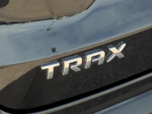 Used 2025 Chevrolet Trax LT FWD image 13