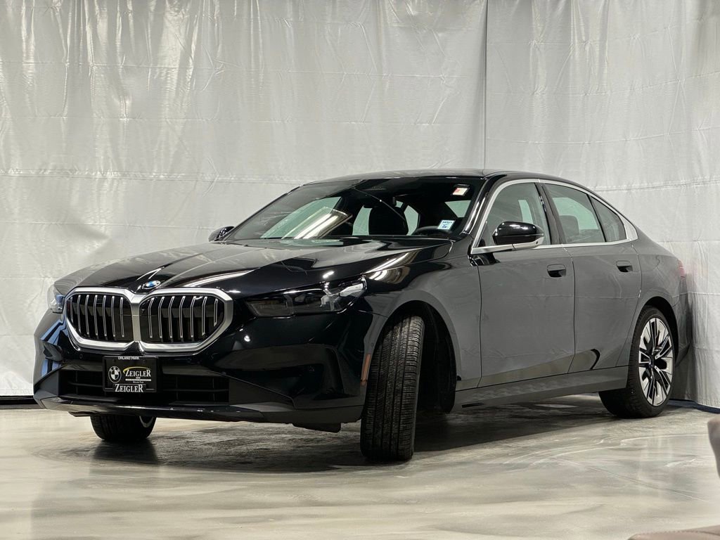 Certified 2025 BMW 530i xDrive w/ Premium Package image 3