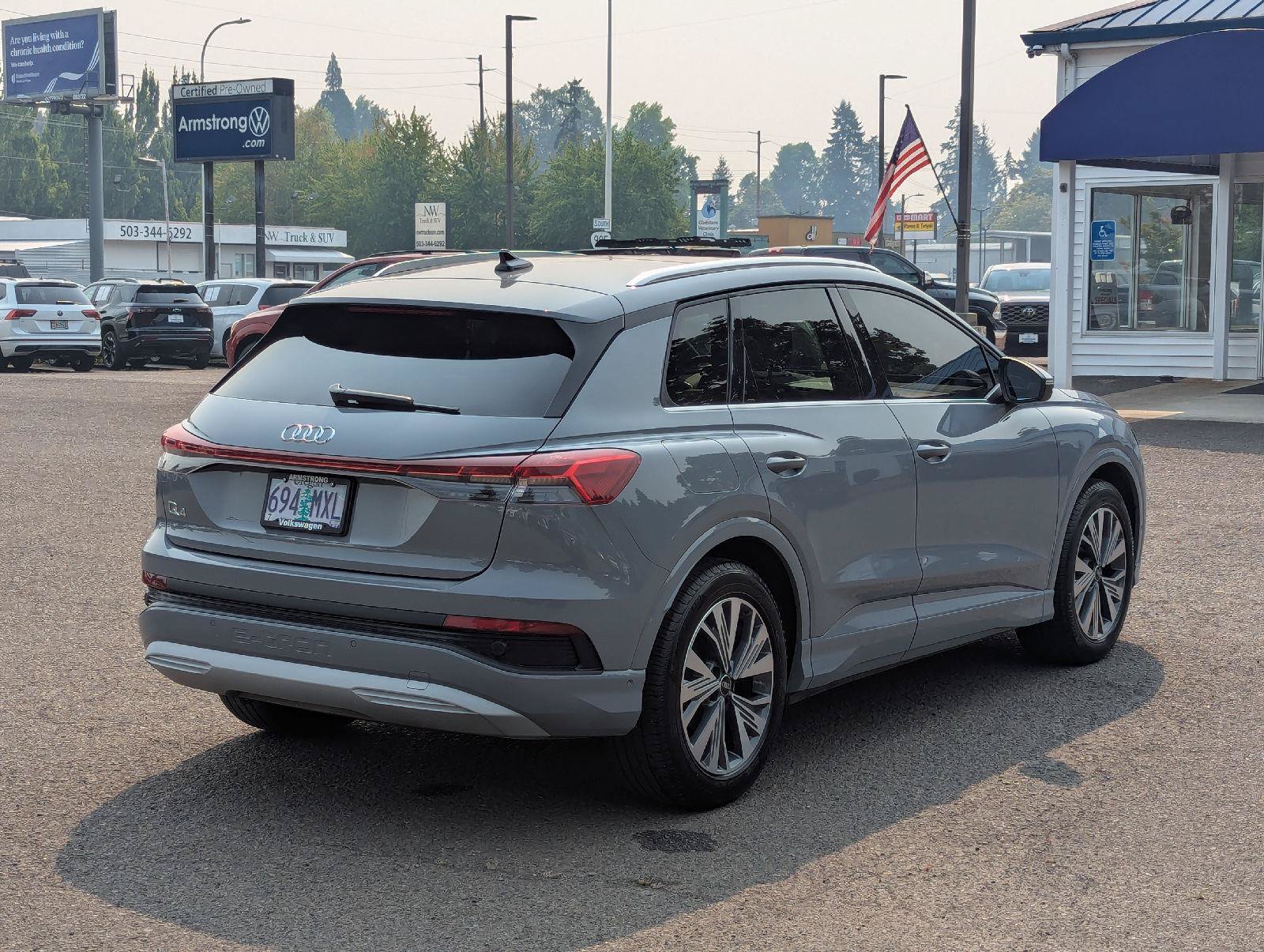 Used 2023 Audi Q4 e-tron Premium Plus w/ Premium Plus RWD image 5