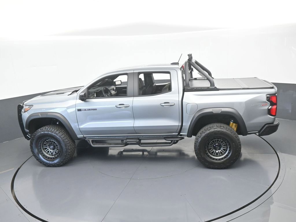Used 2025 Chevrolet Colorado ZR2 w/ Technology Package AWD/4WD image 54