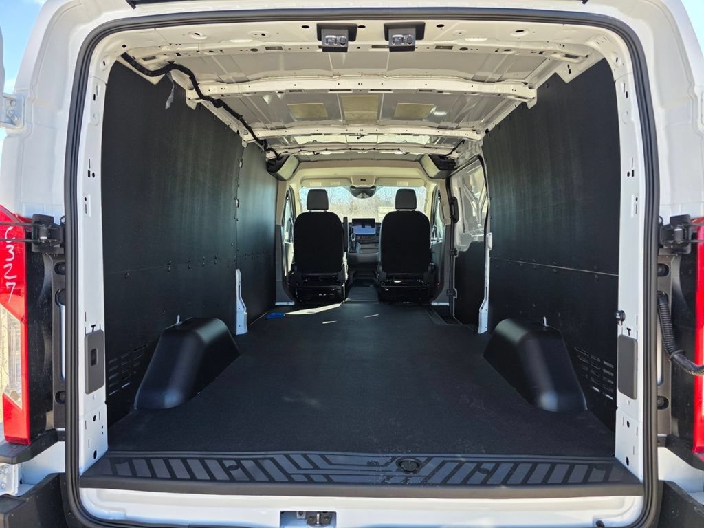 New 2026 Ford Transit 250 148 Medium Roof w/ Load Area Protection Package RWD image 23