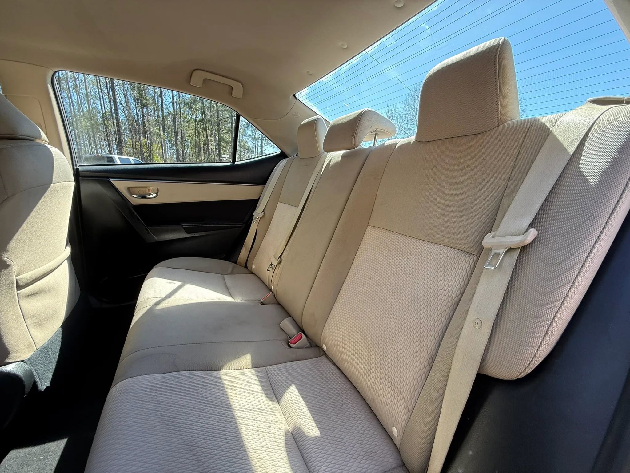 Used 2014 Toyota Corolla LE FWD image 18