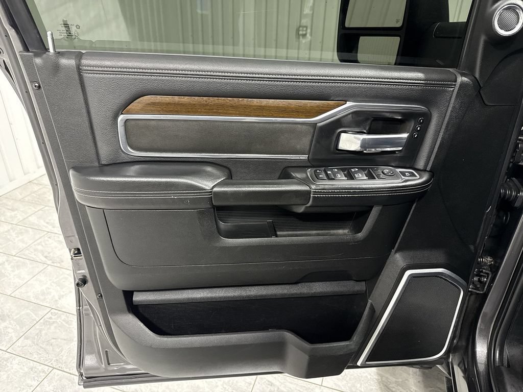 Used 2023 RAM 4500 Laramie AWD/4WD image 23