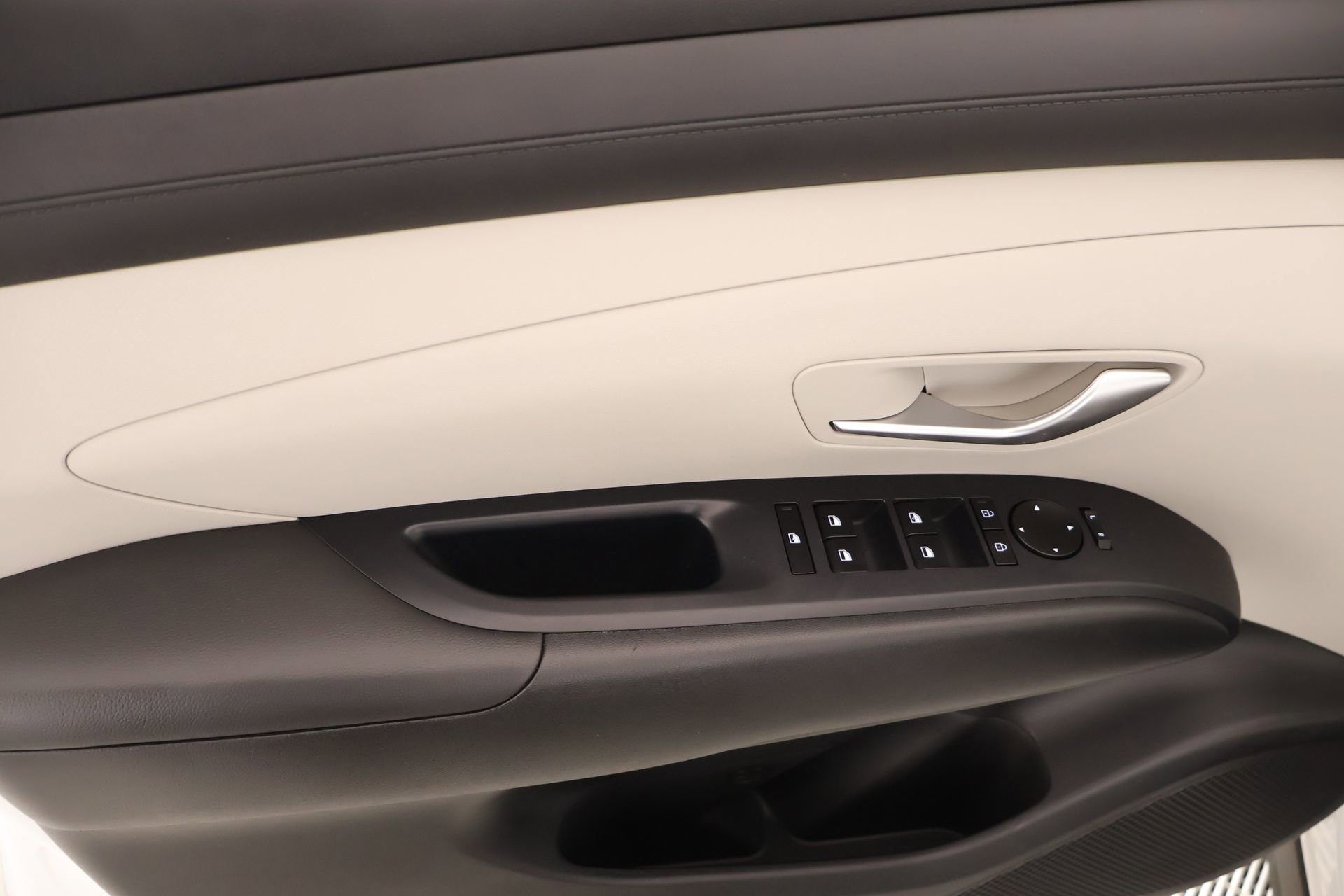 Certified 2025 Hyundai Tucson SE image 14