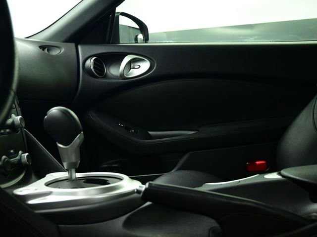 Used 2020 Nissan 370Z Touring Sport image 10