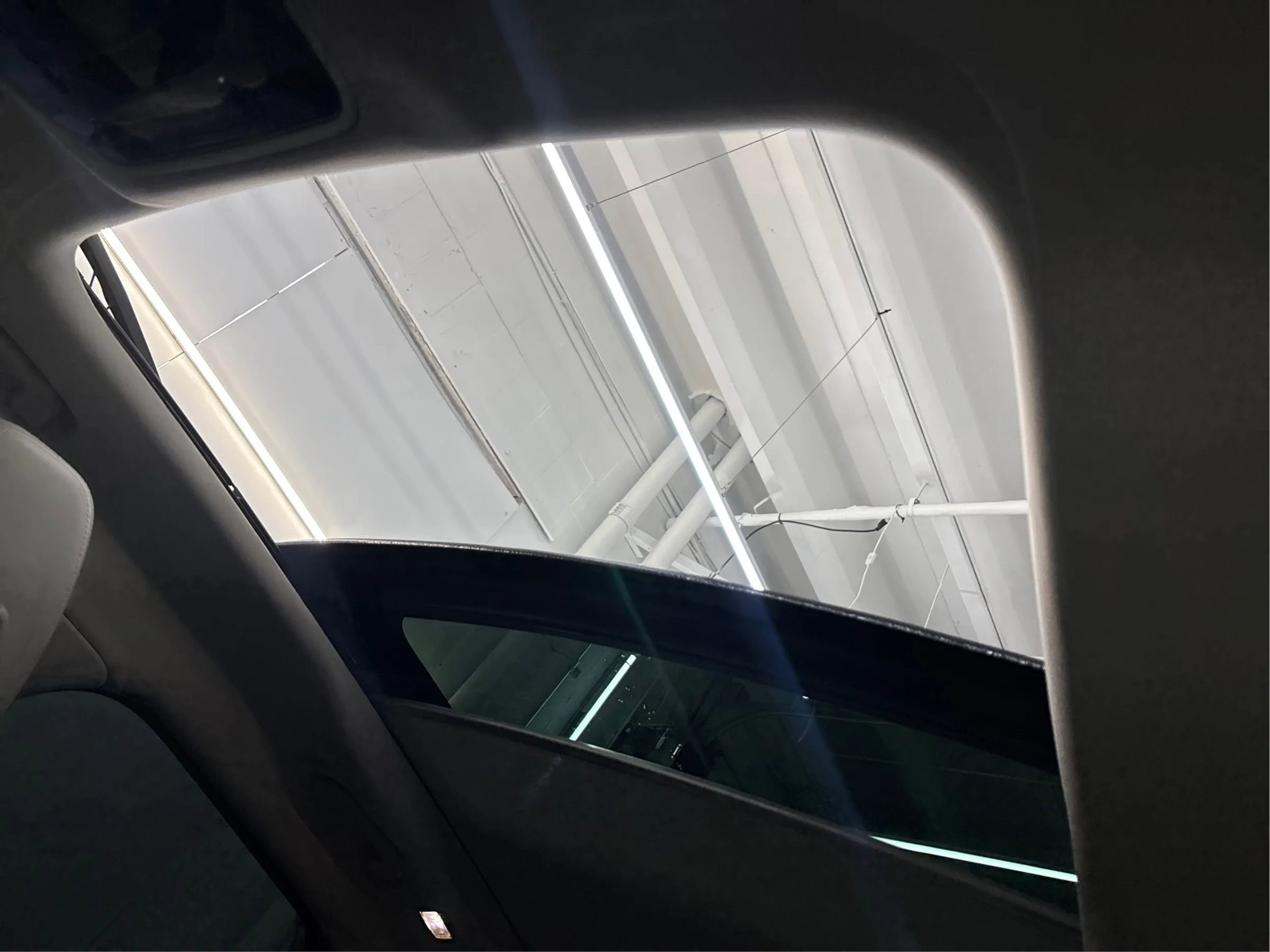 Used 2019 Land Rover Range Rover Velar S AWD/4WD image 28