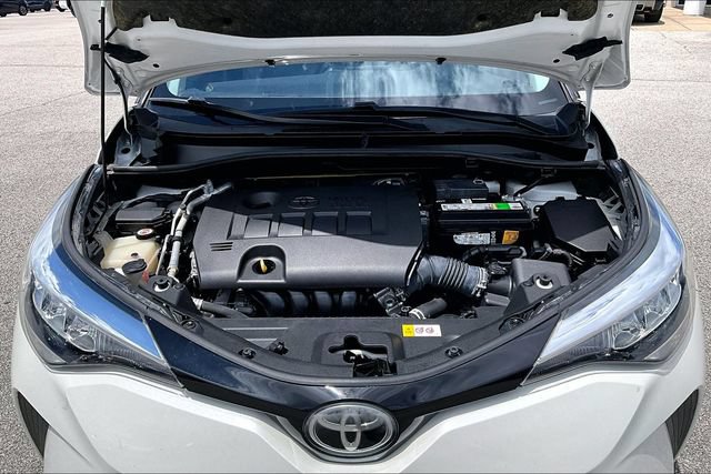 Used 2021 Toyota C-HR LE FWD image 33