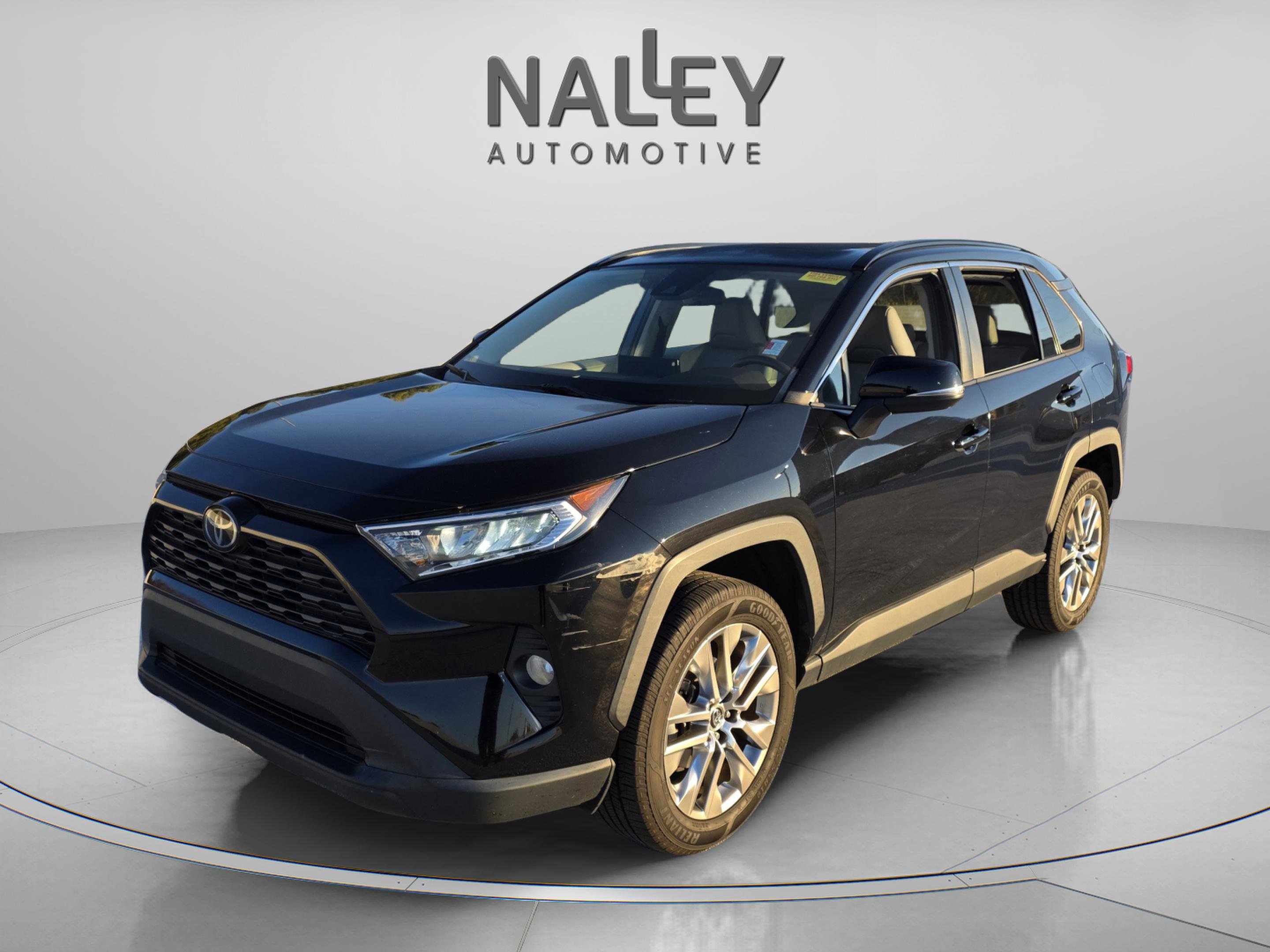 Used 2020 Toyota RAV4 XLE Premium image 1