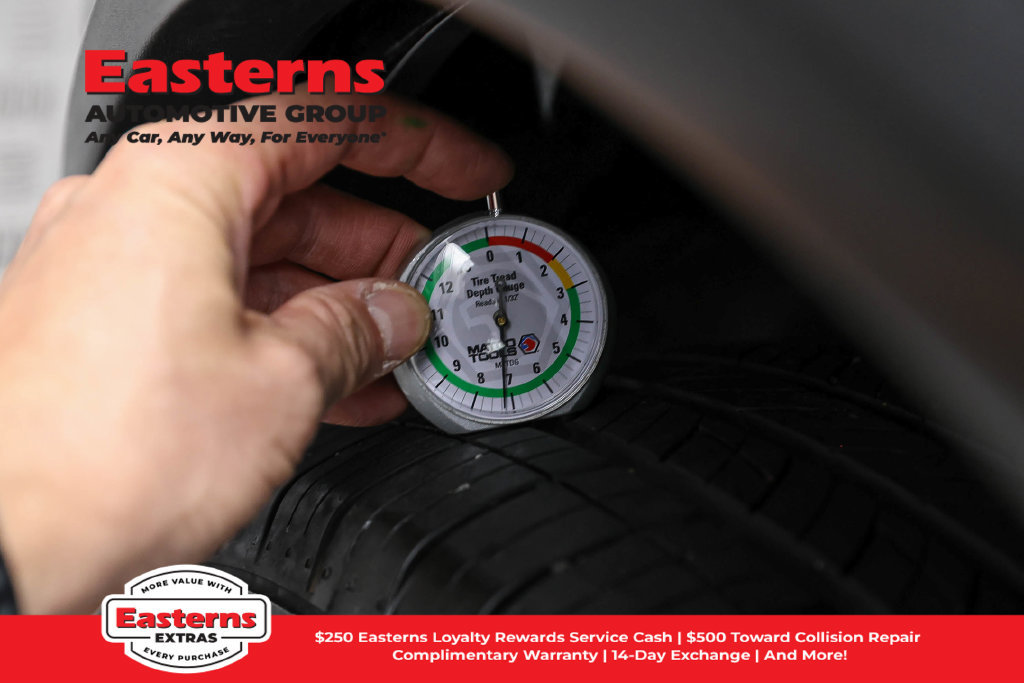 Used 2023 Nissan Rogue S AWD/4WD image 28