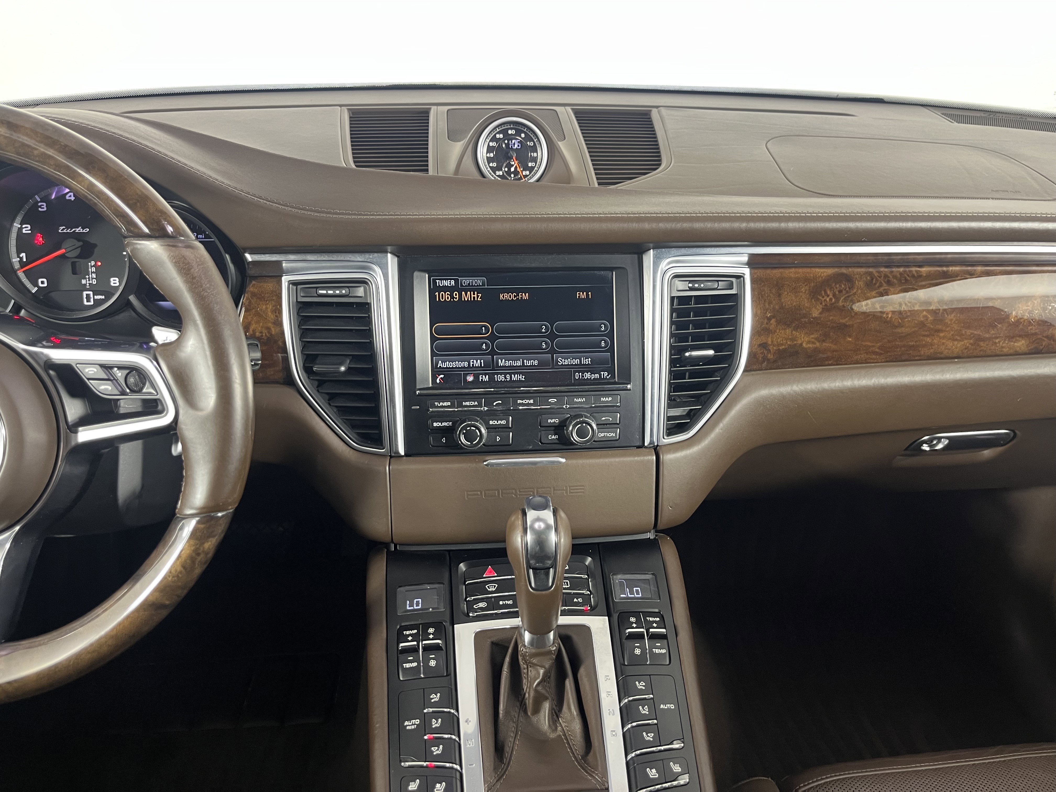 Used 2016 Porsche Macan Turbo AWD/4WD image 14