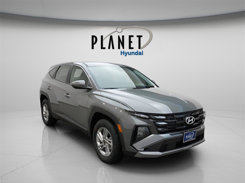 New 2025 Hyundai Tucson SE