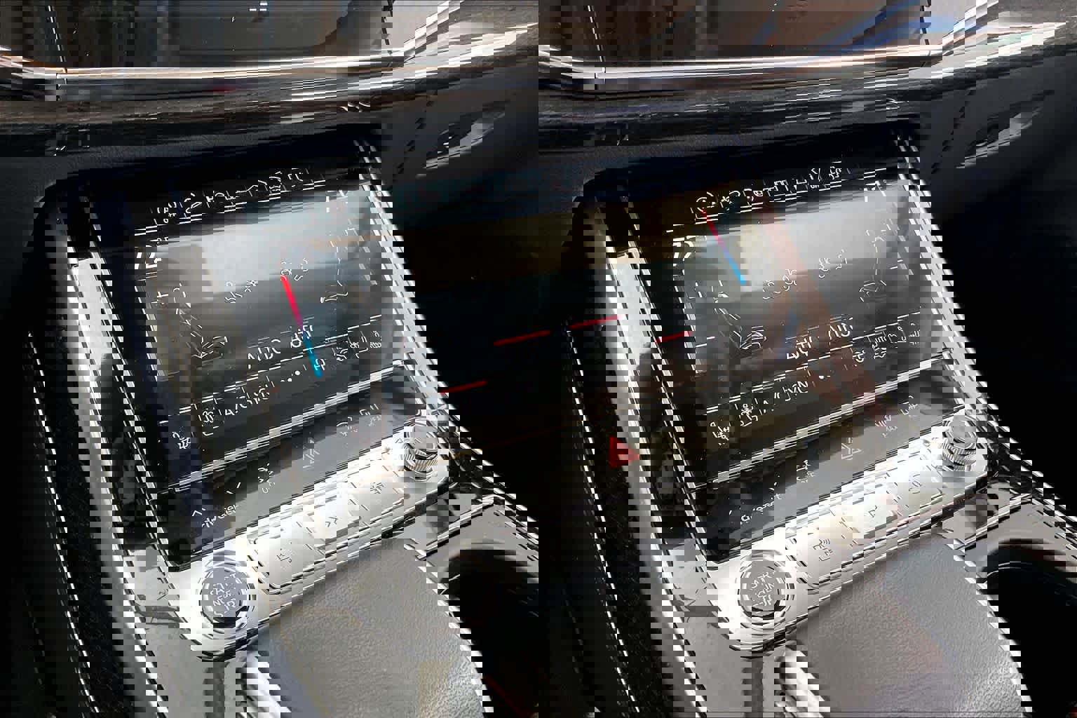 Used 2023 Audi Q7 3.0T Prestige image 15