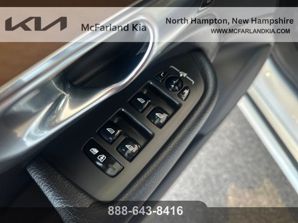 Used 2021 Volvo XC90 T6 Momentum w/ Advanced Package image 12