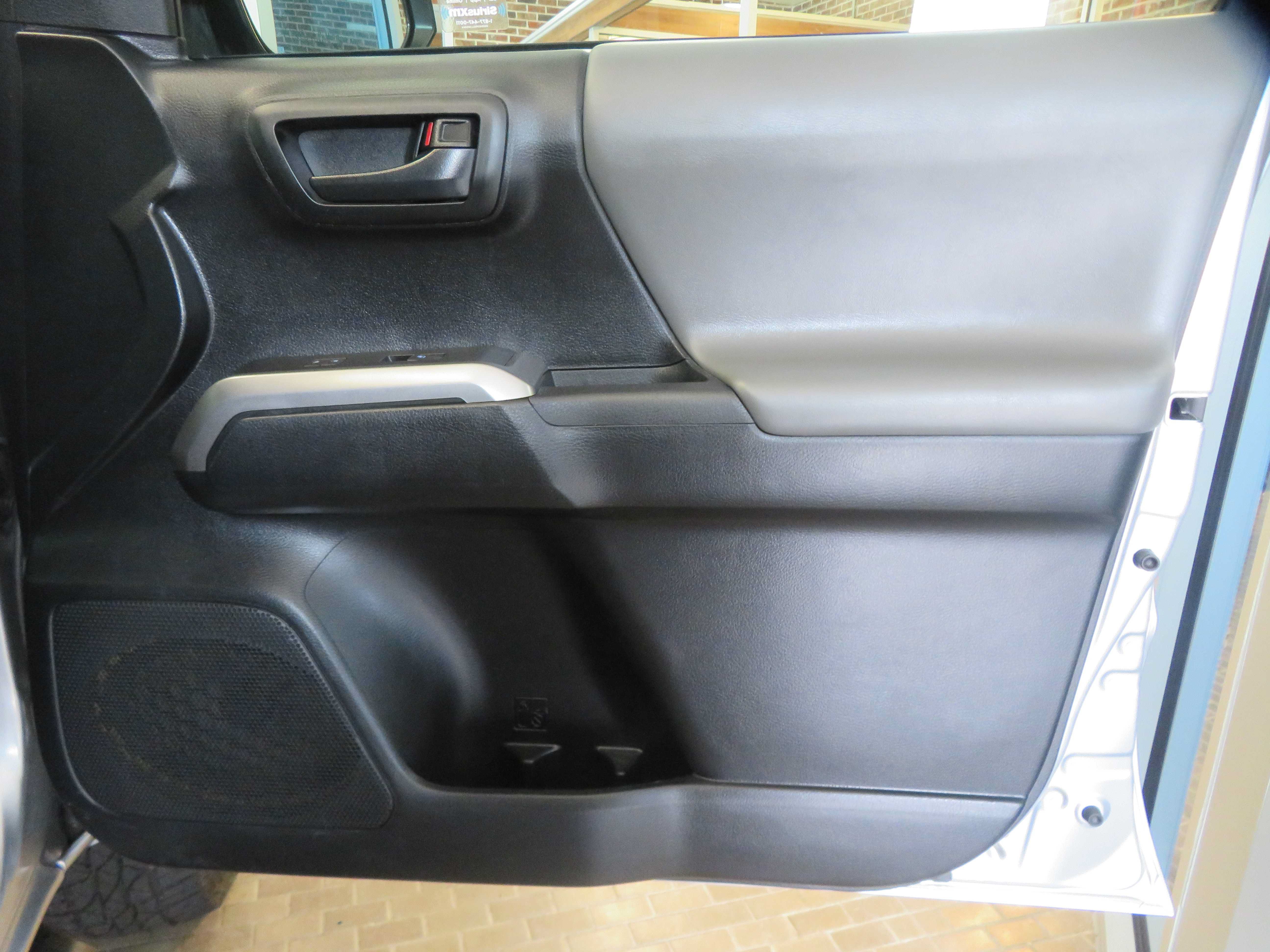 Used 2022 Toyota Tacoma SR5 RWD image 21