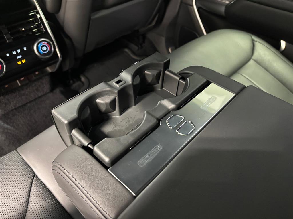 Used 2023 Land Rover Range Rover SE image 26