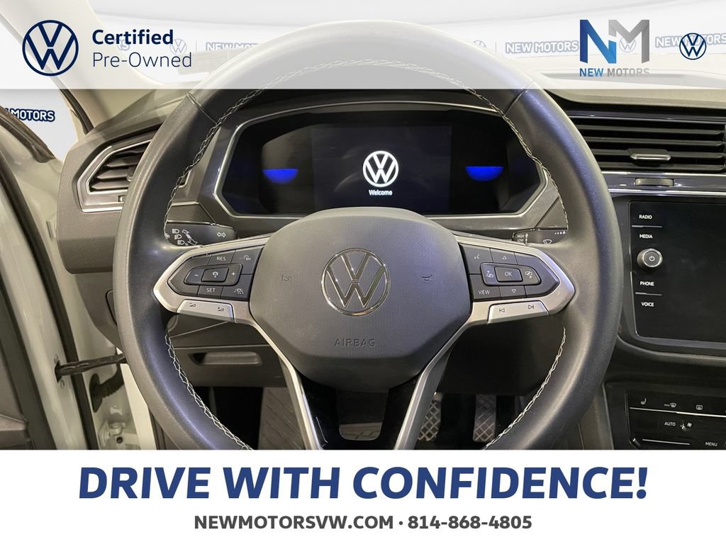 Used 2023 Volkswagen Tiguan SE w/ Panoramic Sunroof Package AWD/4WD image 12