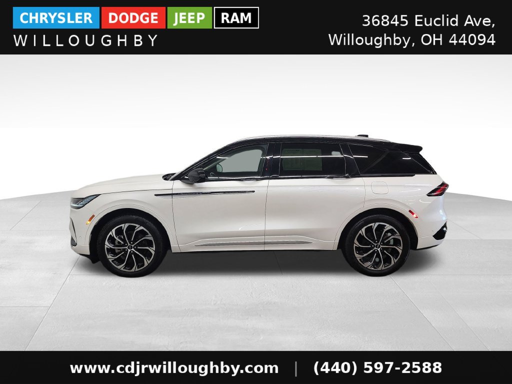 Used 2024 Lincoln Nautilus Reserve w/ Equipment Group 202A AWD/4WD image 6