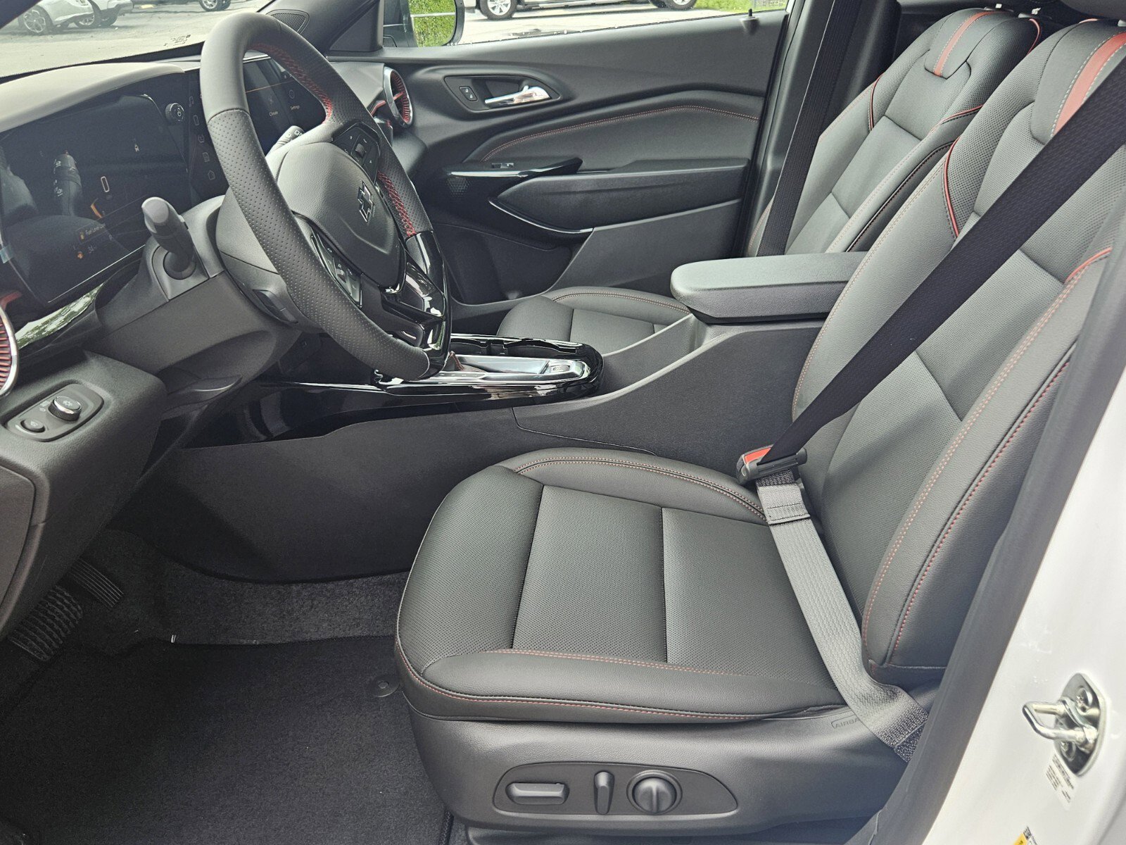 New 2026 Chevrolet Trax RS w/ Driver Confidence Package image 3