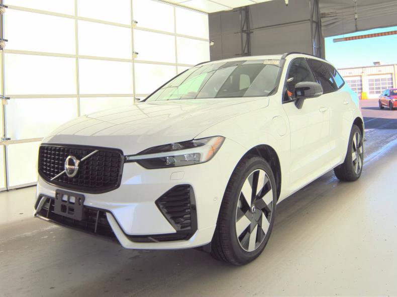 Used 2024 Volvo XC60 T8 Plus w/ Protection Package Premier image 6