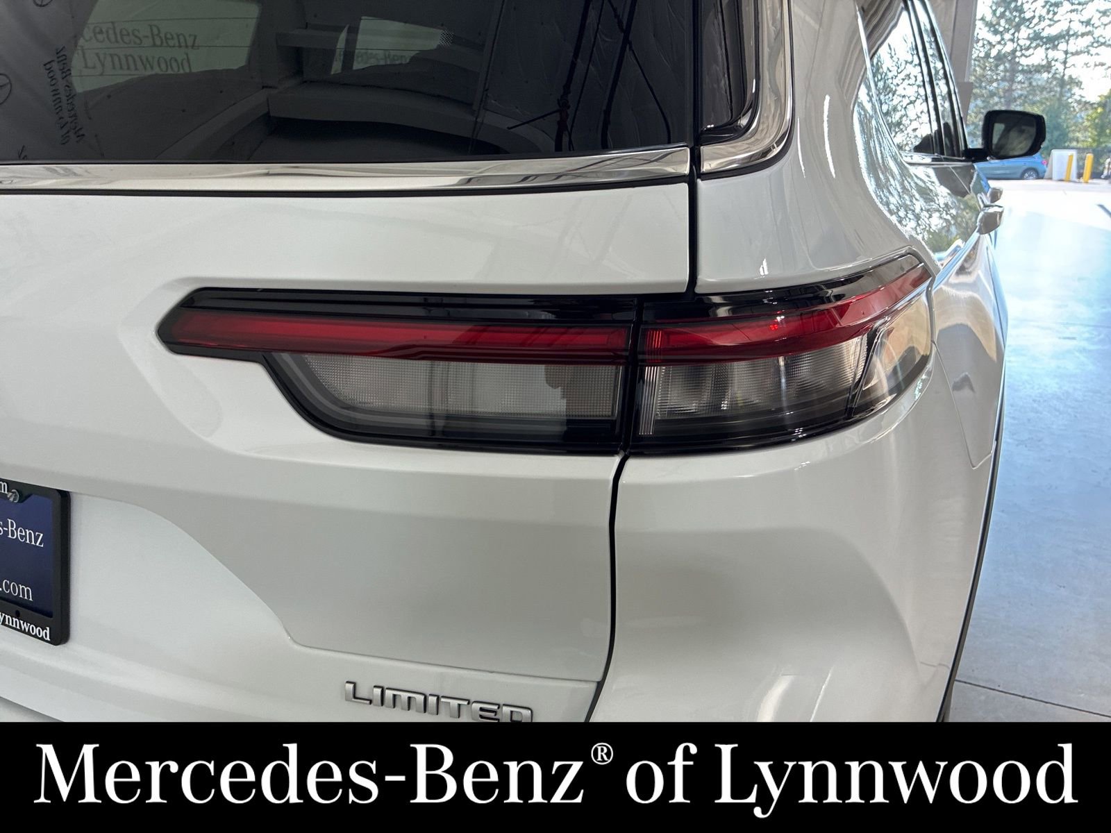 Used 2025 Jeep Grand Cherokee L Limited image 6