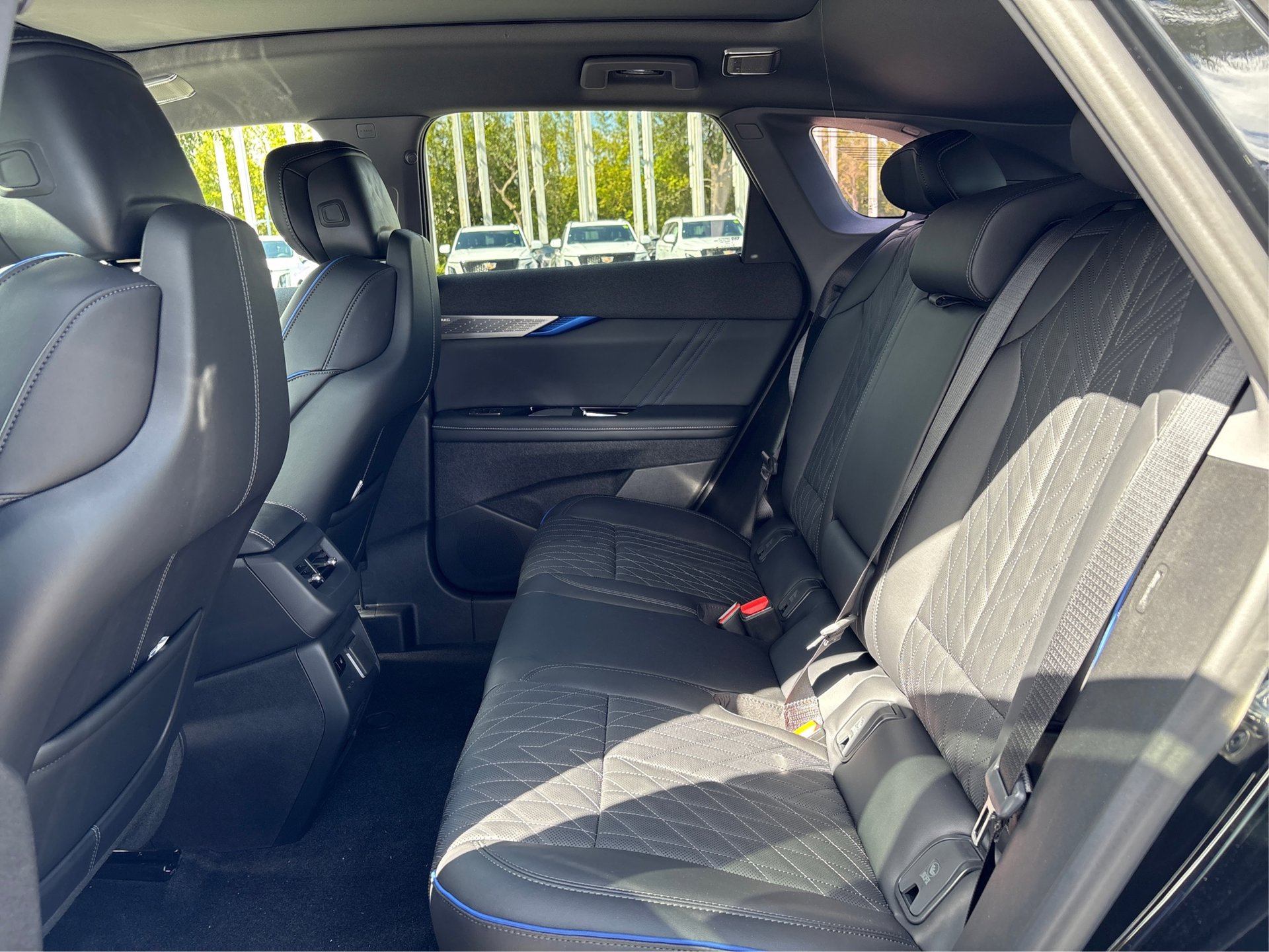 New 2026 Cadillac Optiq V AWD/4WD image 10
