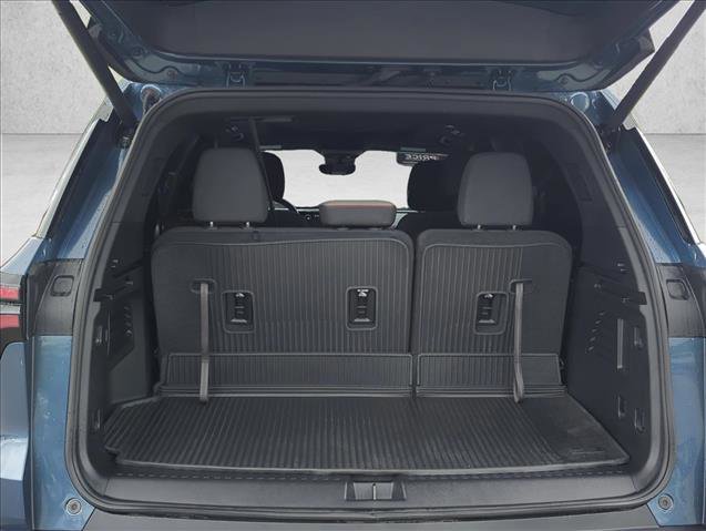 Used 2026 Chevrolet Traverse LT w/ Sun and Wheel Package FWD image 7