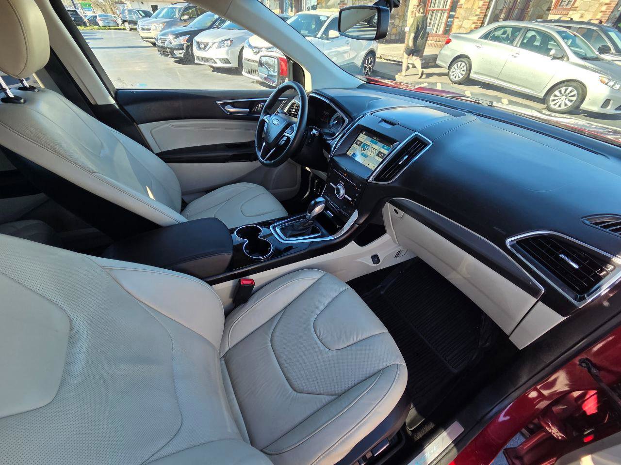 Used 2018 Ford Edge Titanium w/ Equipment Group 301A image 19