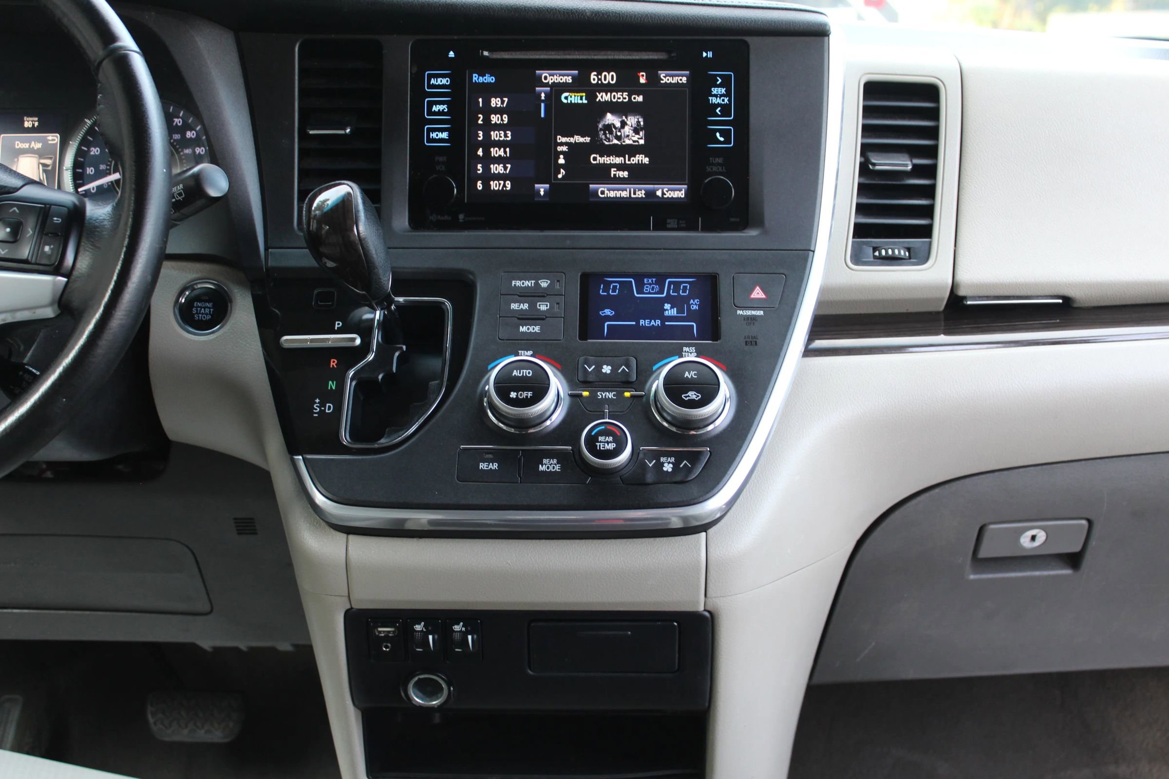 Used 2015 Toyota Sienna XLE Premium image 20