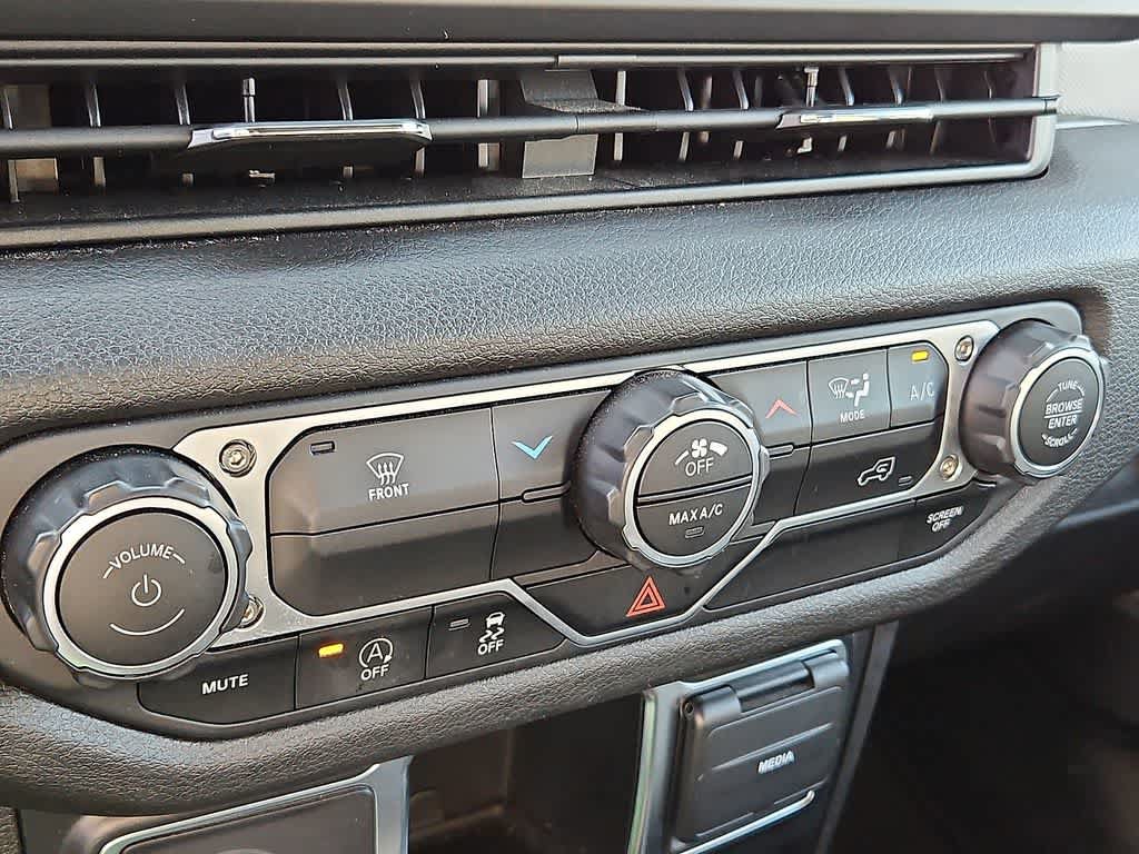Used 2024 Jeep Wrangler Unlimited Sport AWD/4WD image 15