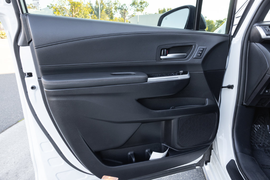 Certified 2025 Toyota Sienna Platinum AWD/4WD image 13