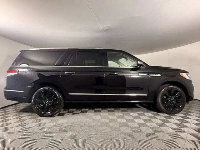 Used 2023 Lincoln Navigator L Reserve w/ Equipment Group 201A AWD/4WD image 8