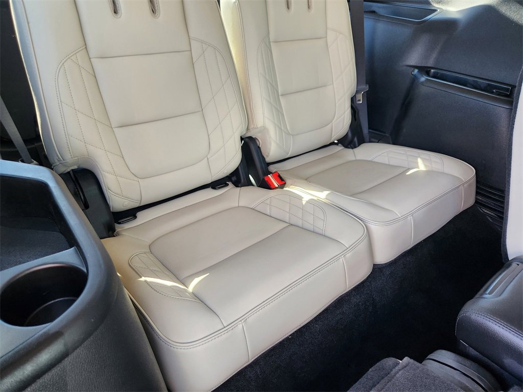 Used 2018 Ford Explorer Platinum image 31
