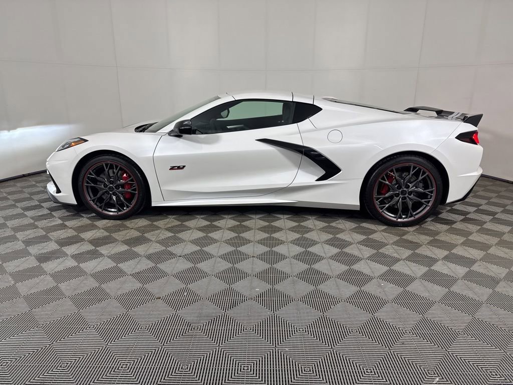Used 2023 Chevrolet Corvette Stingray Premium Cpe w/ Z51 Performance Package image 2