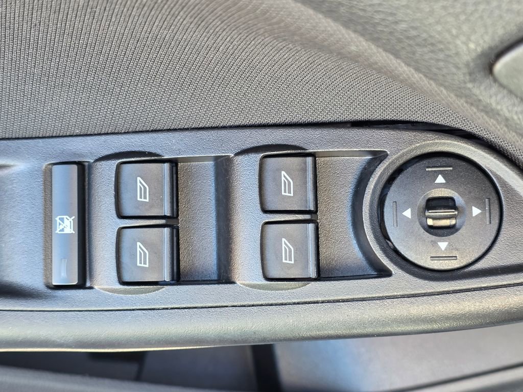 Used 2018 Ford Focus SE image 12