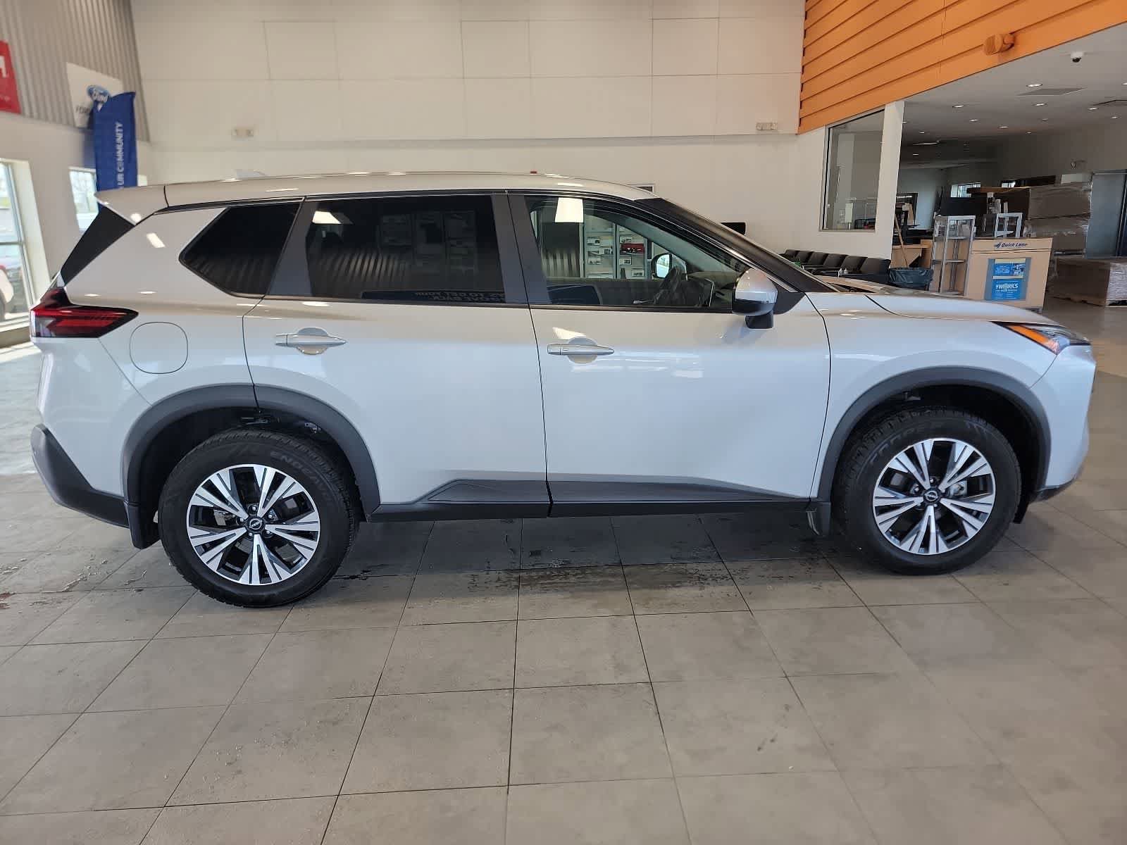 Used 2022 Nissan Rogue SV AWD/4WD image 24