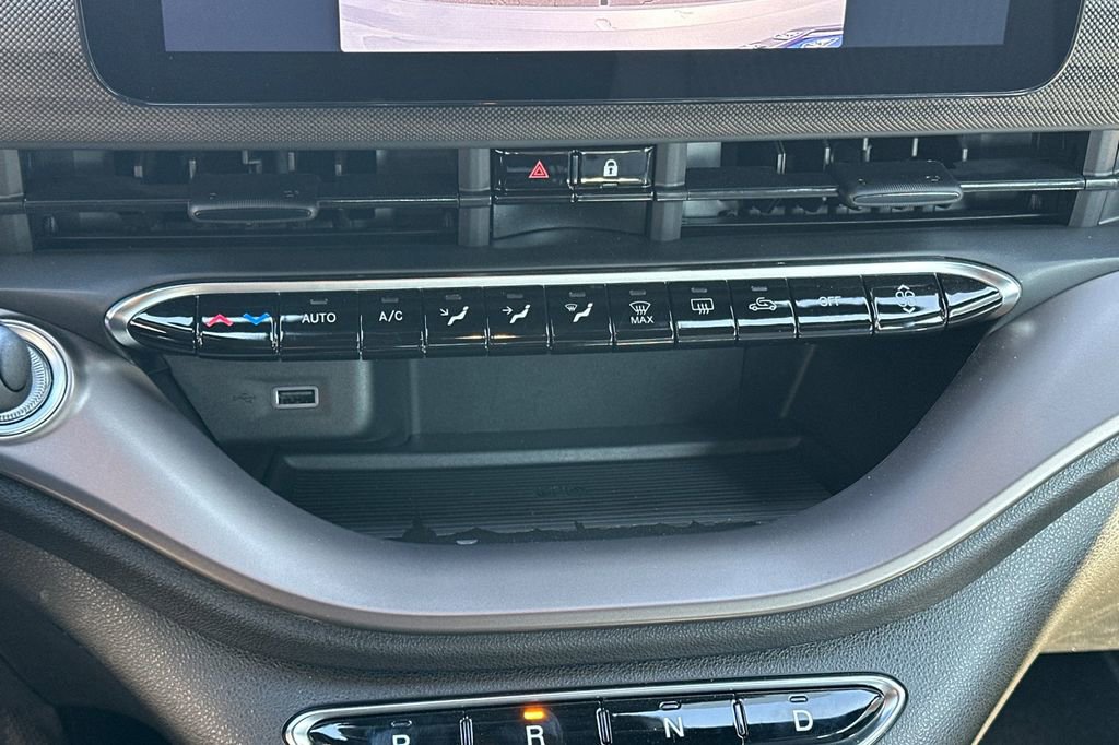 New 2025 FIAT 500 e image 17