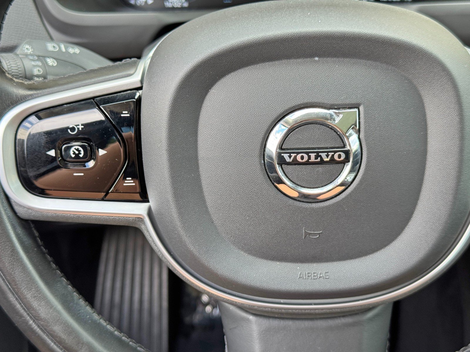 Used 2020 Volvo XC90 T8 Momentum w/ Protection Package Premier AWD/4WD image 22